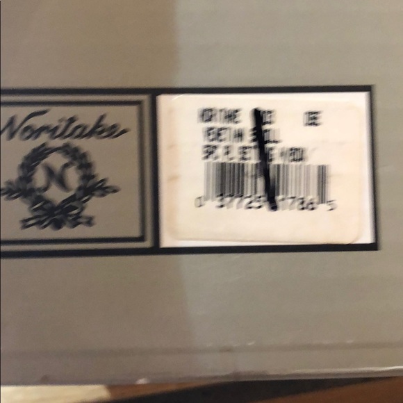 Noritake 5piece place setting. - Picture 4 of 6